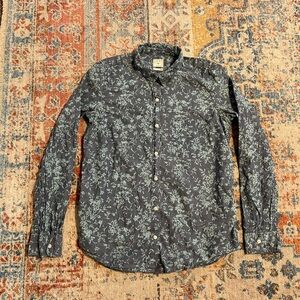 Gap floral print button down cotton “the fitted boyfriend” shirt light blue